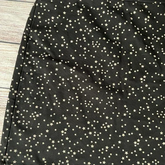 H&M Skirt - Picture 2 of 3